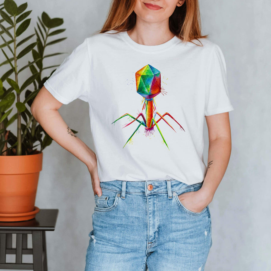 T-shirt in puro cotone con collo serafino e profili in contrasto T-shirt in puro cotone con collo serafino e profili in contrasto